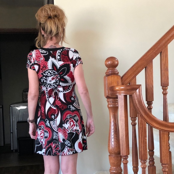 Speechless short sleeve vneck dress - Picture 4 of 11